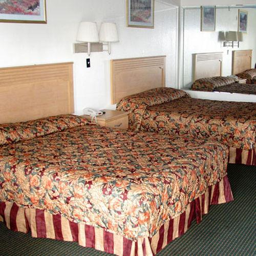 Crystal Inn 249 North Louetta Room photo